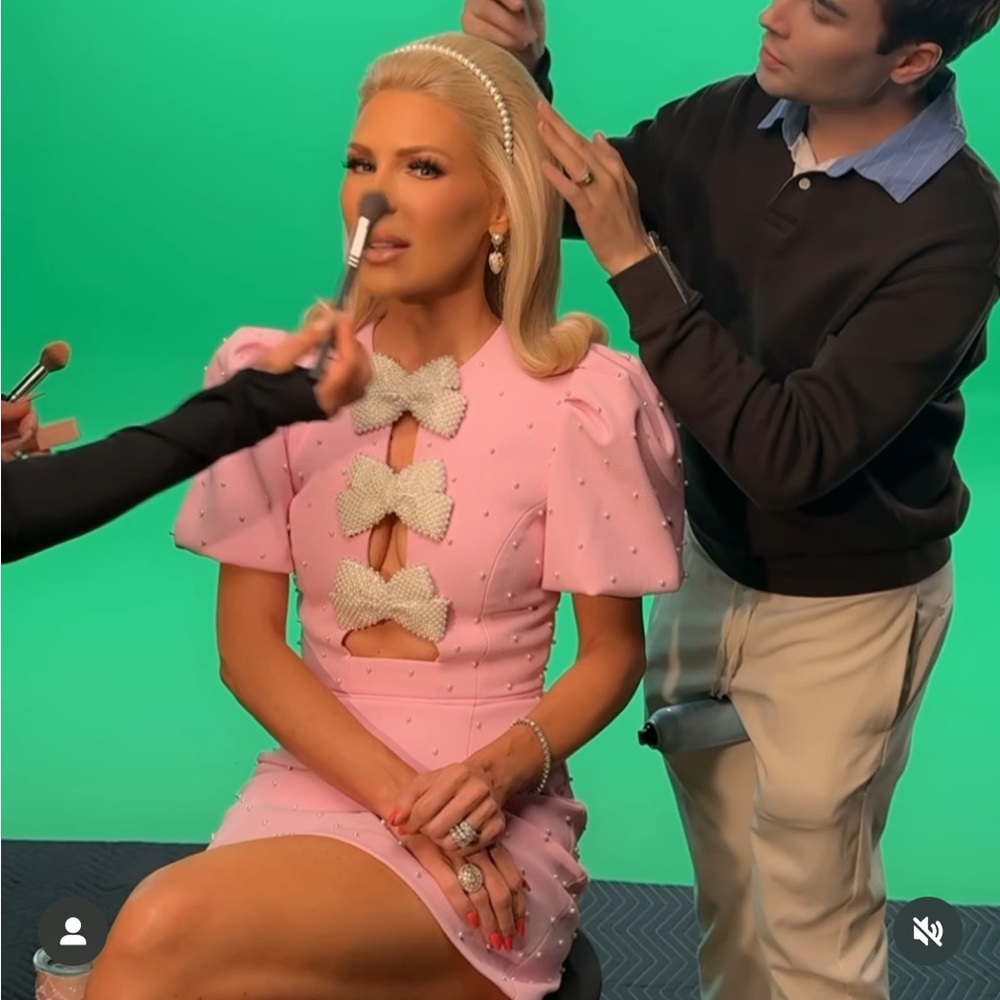 Rebecca Vallance
Veronica Pearl Bow Puff-Sleeve Minidress - Picture 7 of 7
